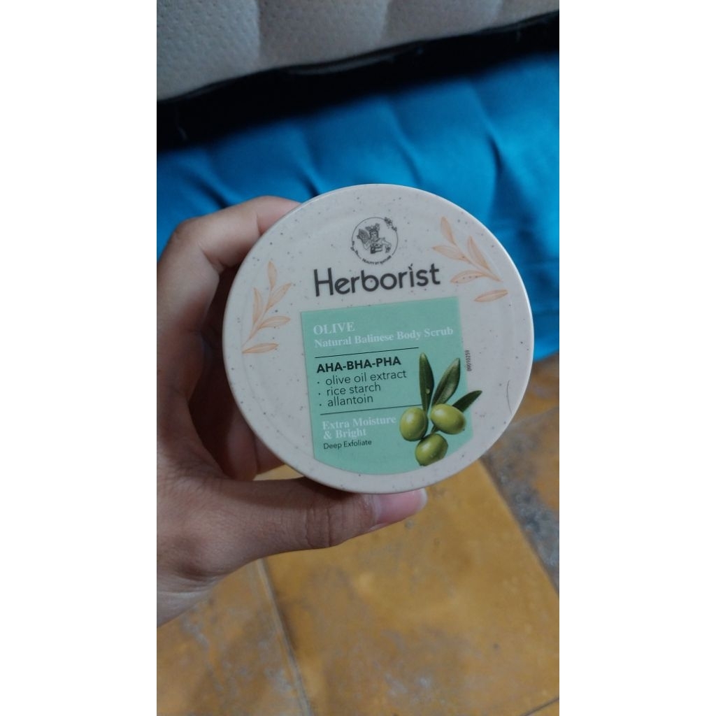 Herborist exfoliating body scrub