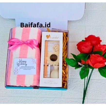 Hampers Reed Diffuser & Handuk | Kado Pernikahan | Kado Ulang Tahun | Kado Wisuda