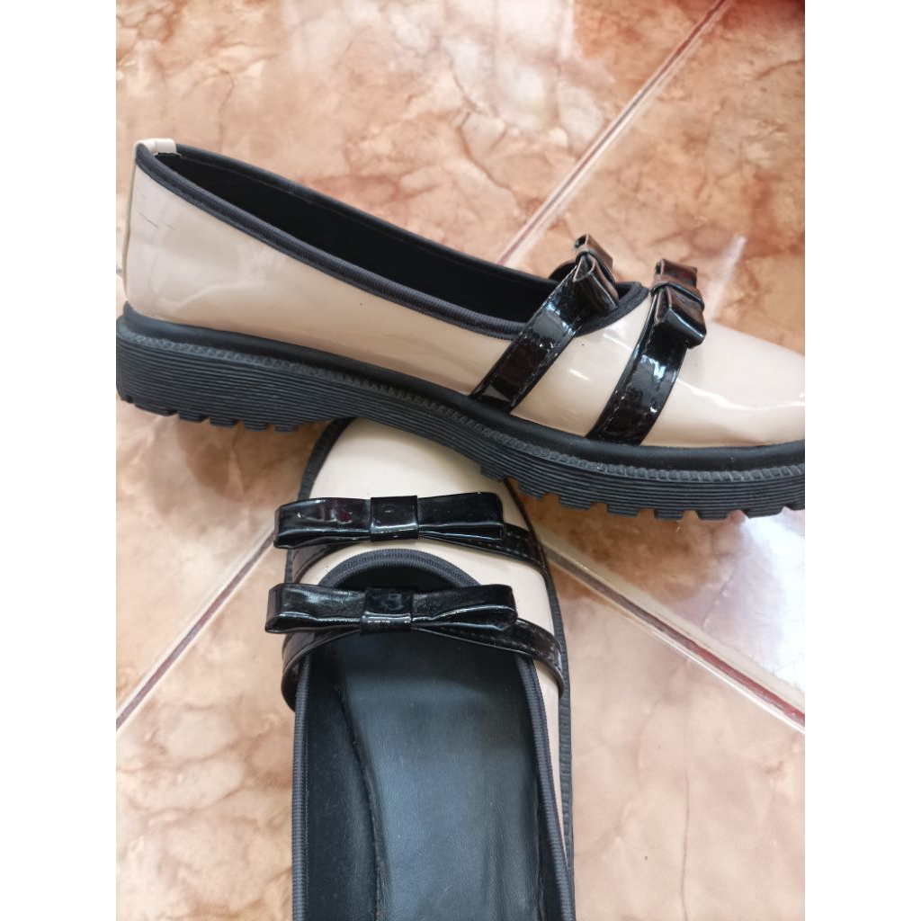 Preloved Docmart Wanita