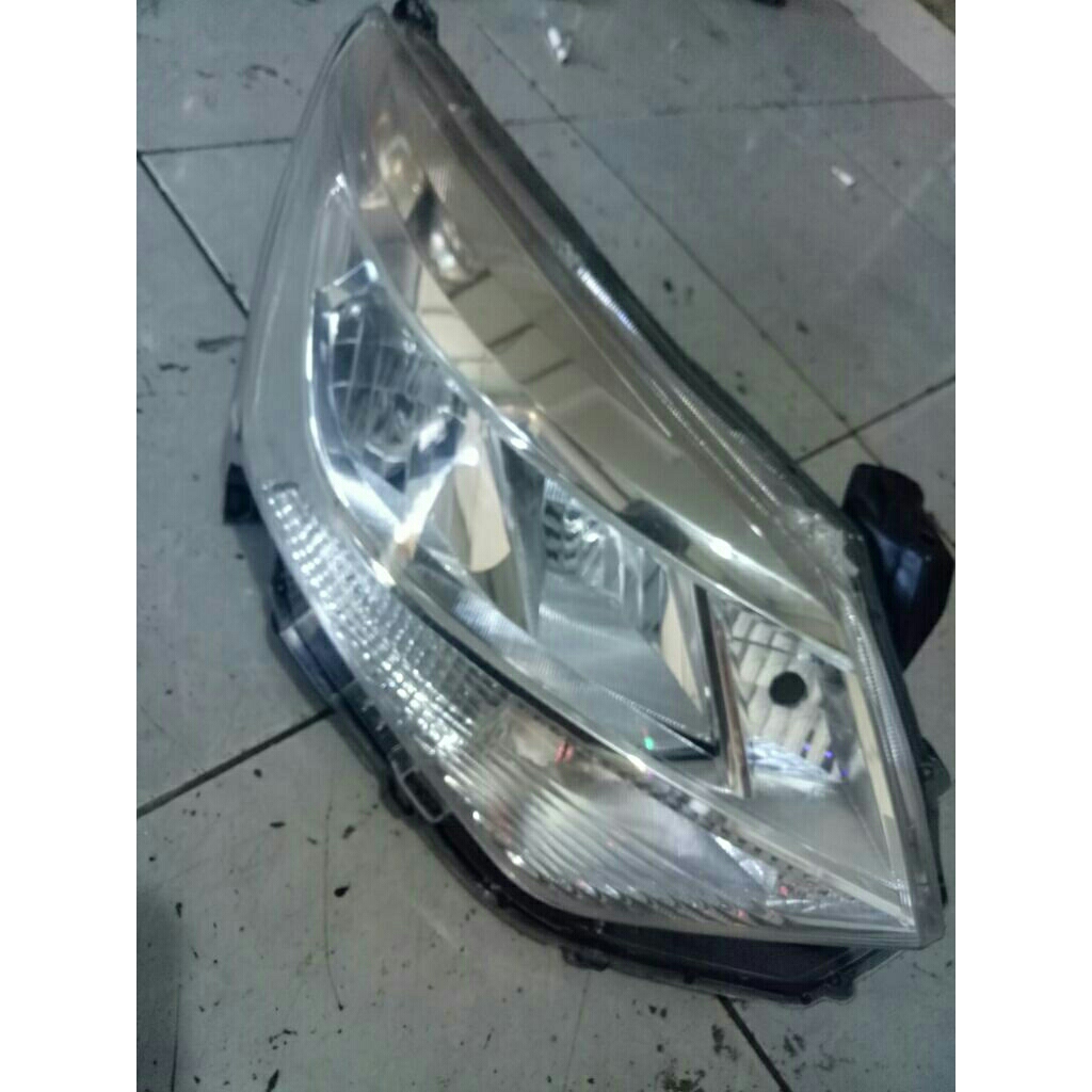 LAMPU DEPAN CALYA/SIGRA FACELIFT KANAN ORIGINAL COPOTAN