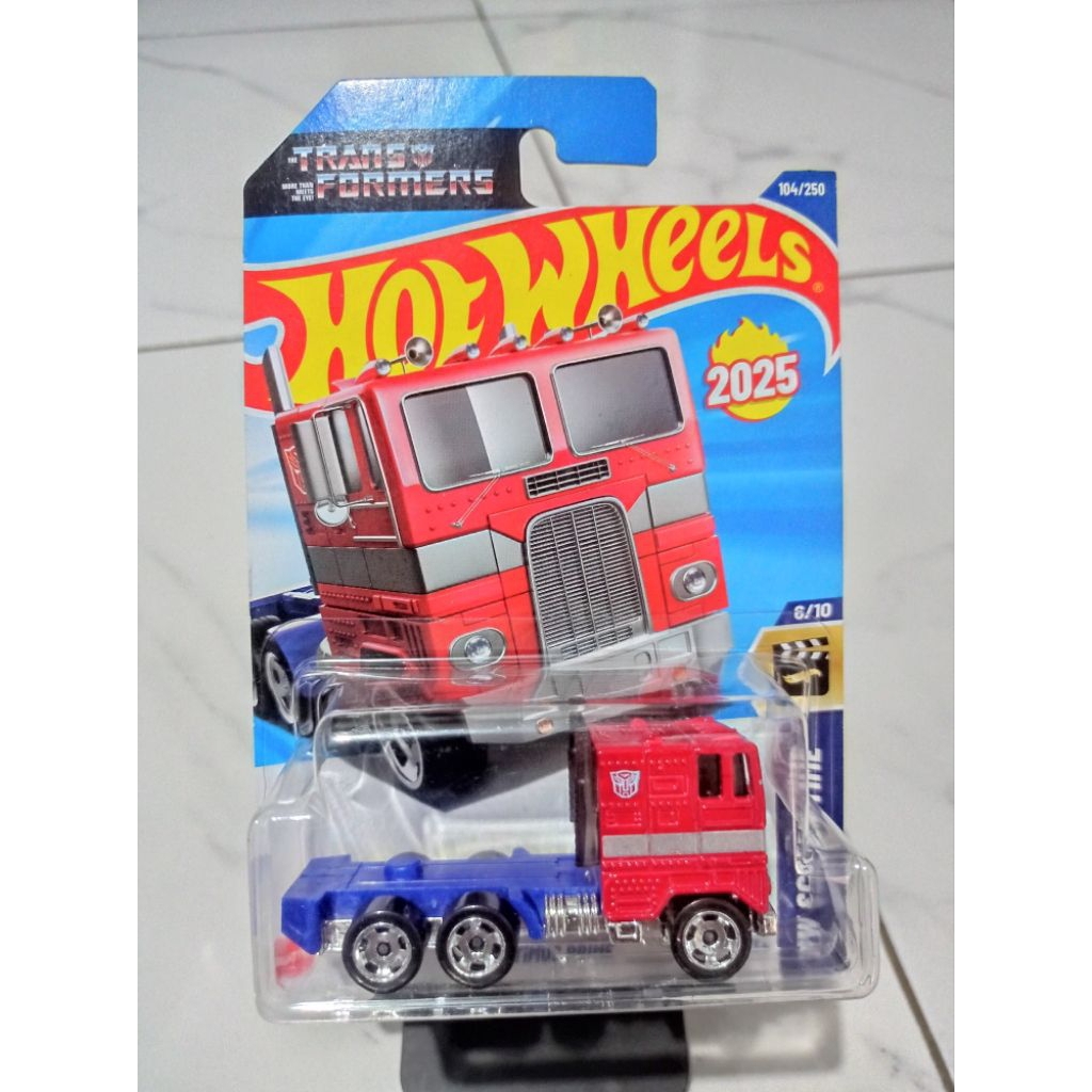 HOTWHEELS OPTIMUS PRIME
