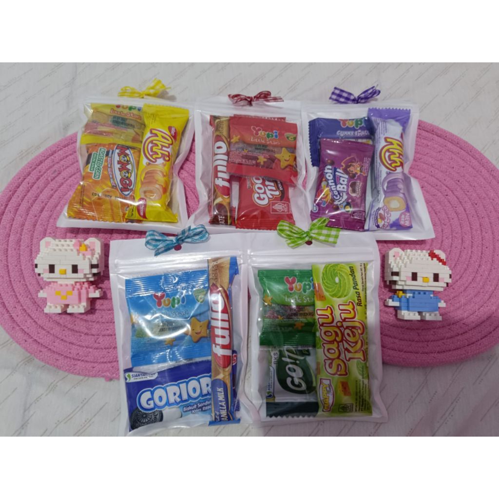 

Mini Snack Gift / Hampers Snack Mini (Beli 20 pcs gratis 1 pcs) [Berlaku untuk kelipatan]