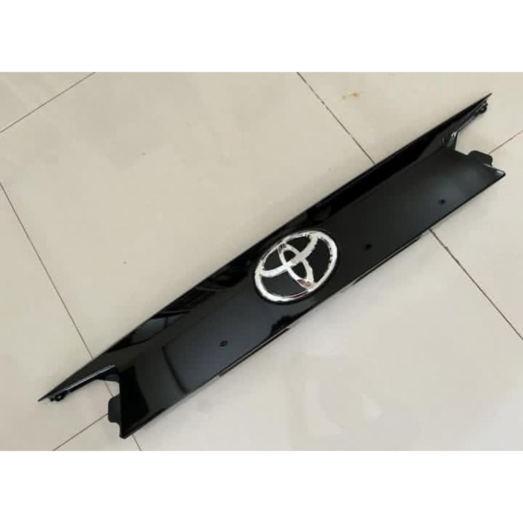 Trunklid innova reborn venturer original
