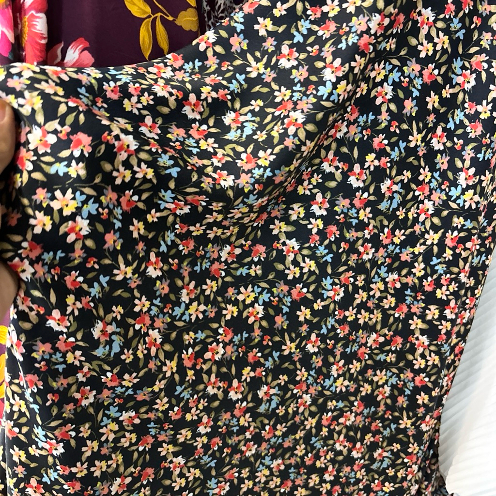 Kain Satin Silk Motif Bunga Kecil – Elegan & Halus untuk Gamis / Dress zk