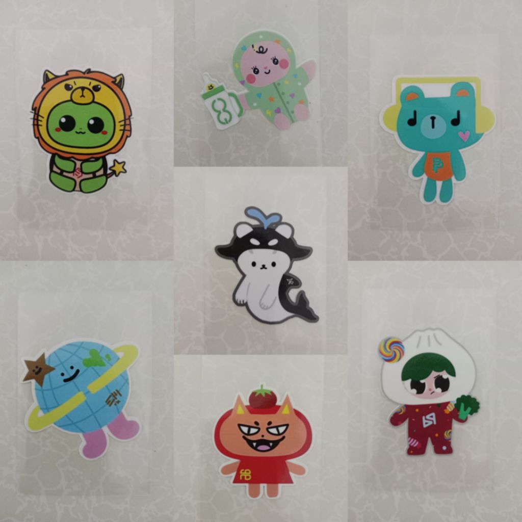 

[READY STOCK] STICKER VINYL GLOSSY MASCOT GMMTV KINGMAN BABII POLCASAN MR SATURNWORLD PAODY PERMPOON TOMAFOX - KRISTSINGTO OFFGUN TAYNEW EARTHMIX BOUNPREM PONDPHUWIN FORCEBOOK (1PACK = 4PCS)