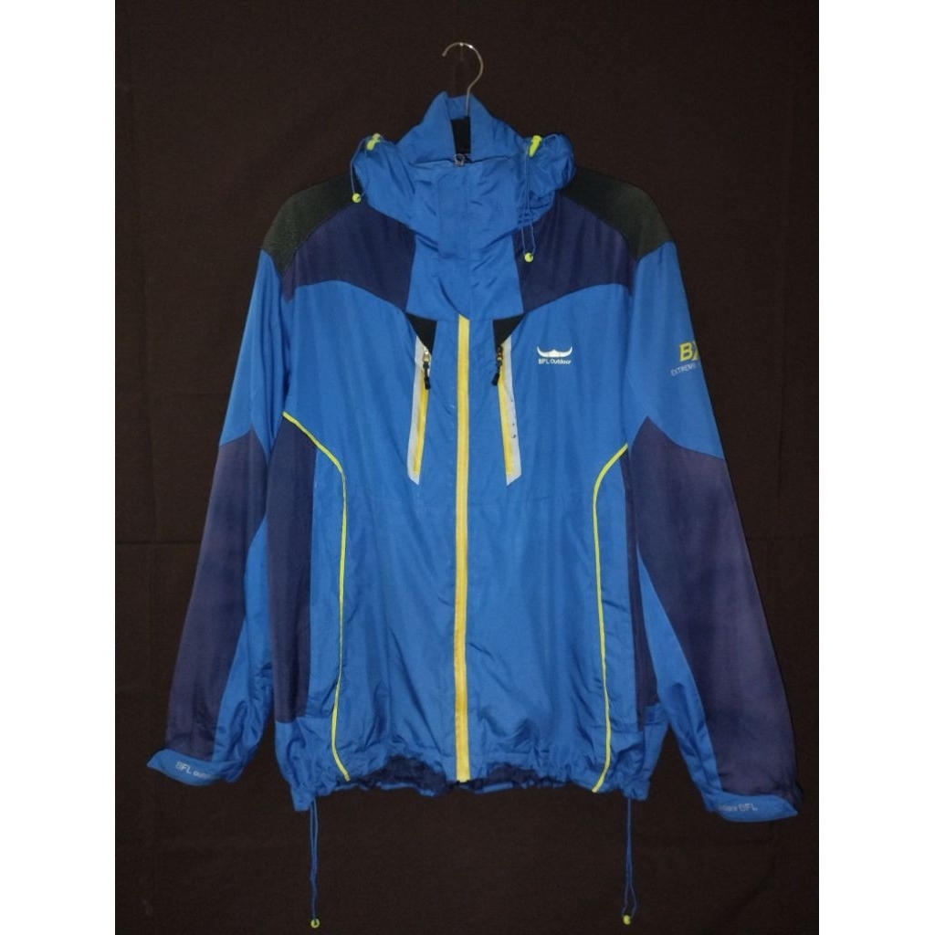 jaket gunung BFL OUTDOOR