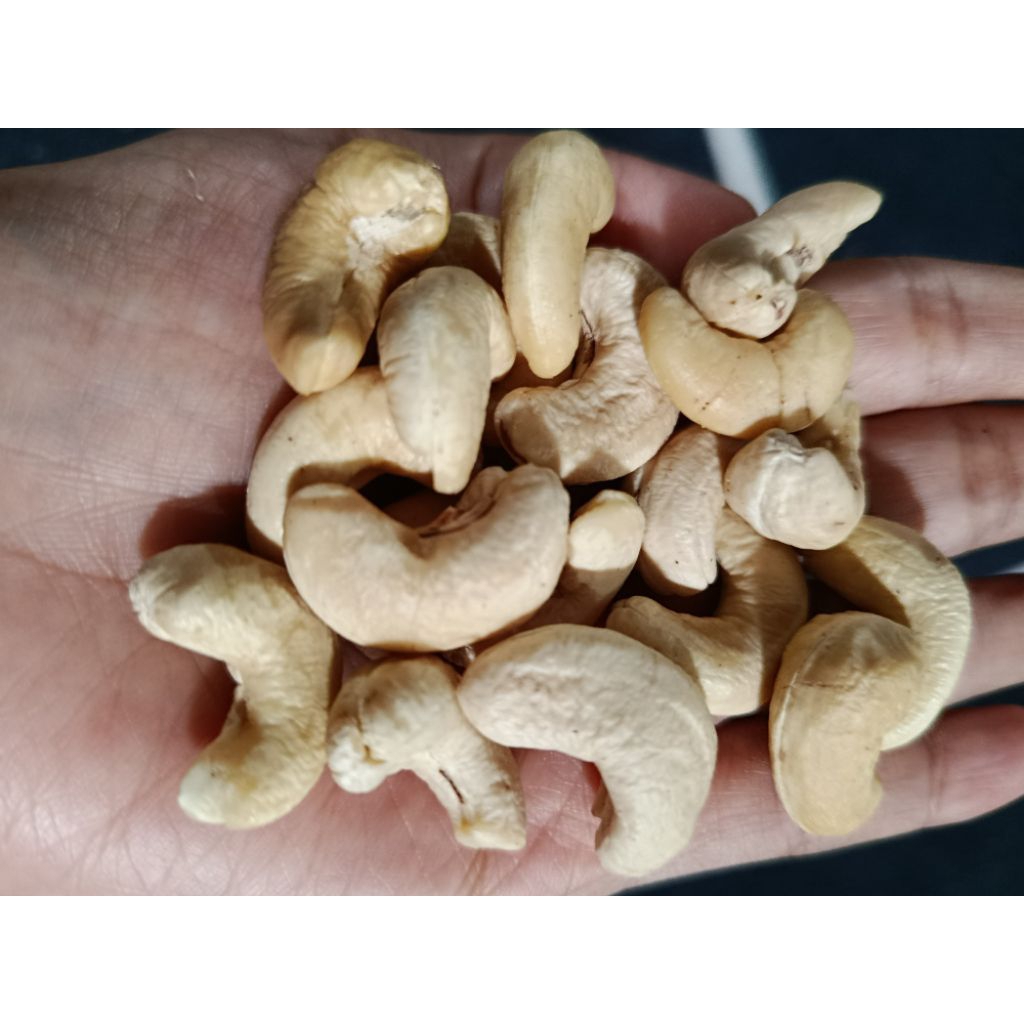 

Kacang Mete Super Asli Wonogiri 1 Kg