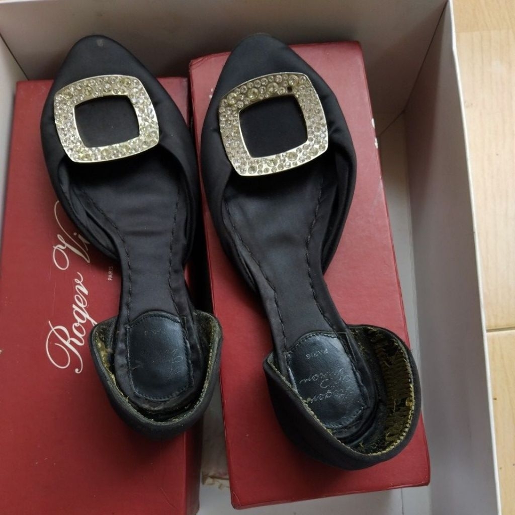 Roger Vivier sepatu wanita size 37