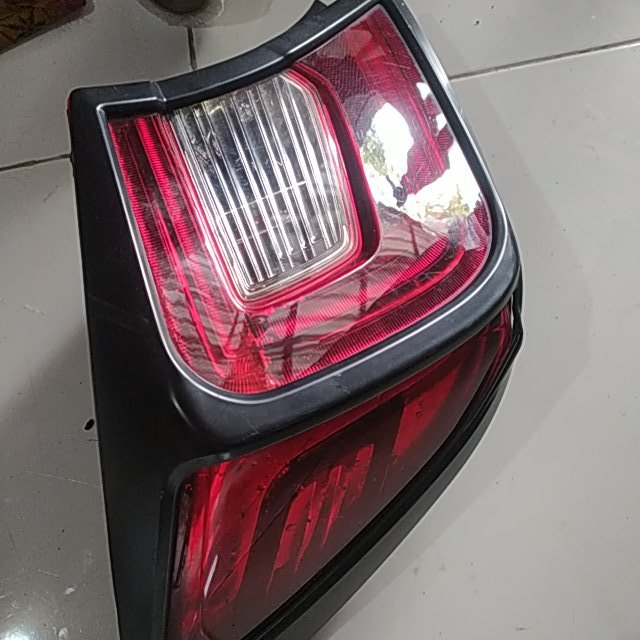 JUAL H000079 STOPLAMP/LAMPU BELAKANG KIRI BRIO 2019-2024 ORIGINAL  HONDA