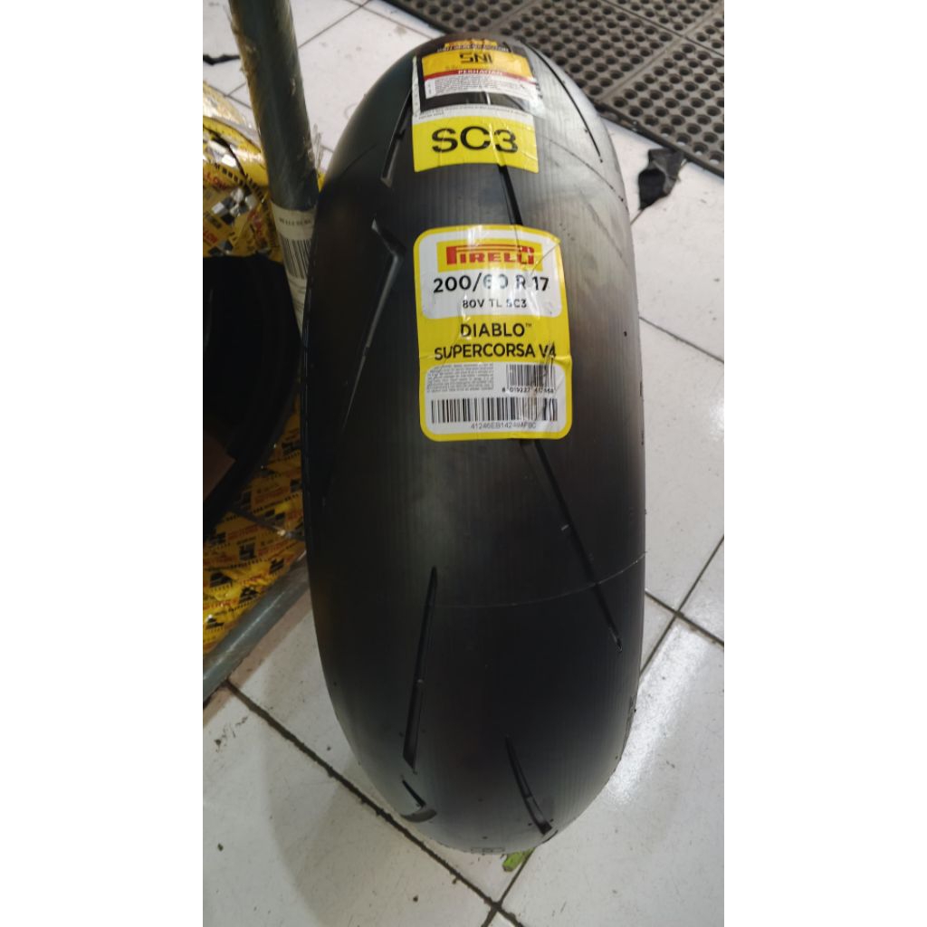 Ban motor Pirelli Diablo Supercorsa v4 - 200/60 R 17