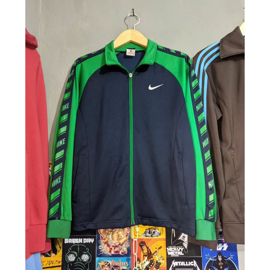 jaket tracktop nike taped