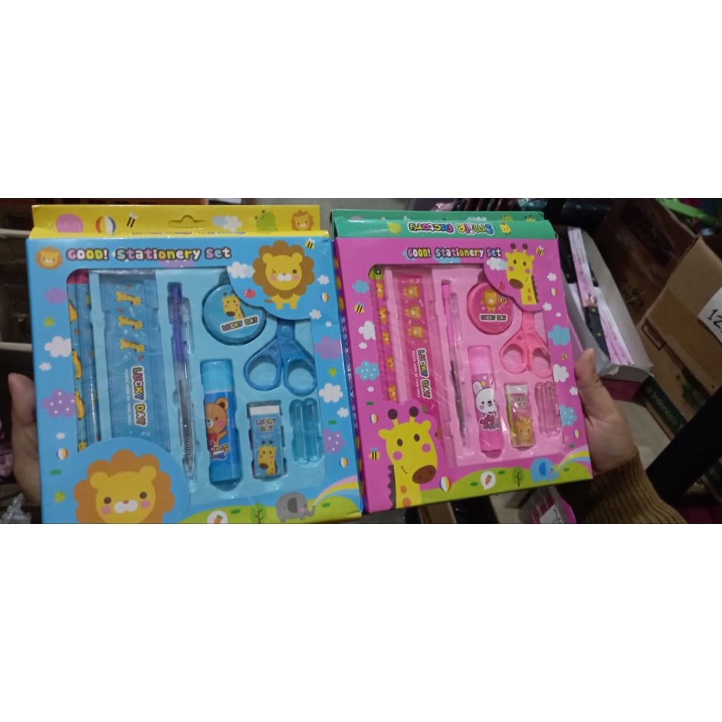

stationeri set anak karakter