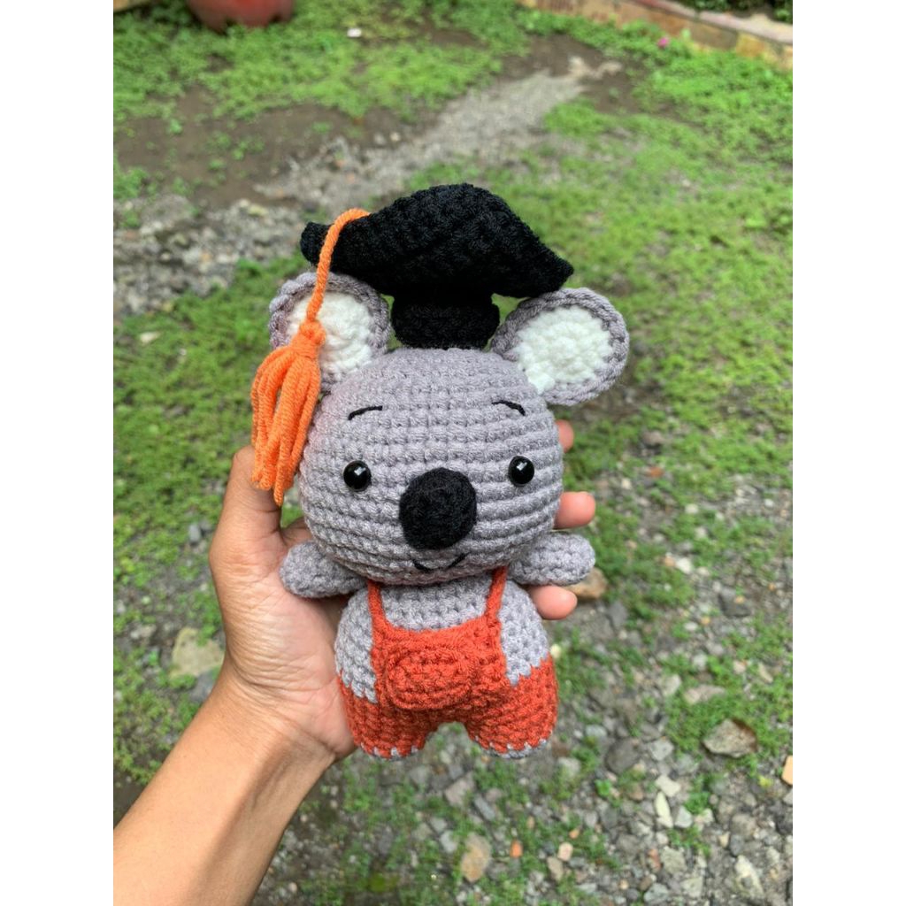 boneka wisuda koala | boneka rajut | boneka koala | boneka rajut koala | boneka wisuda