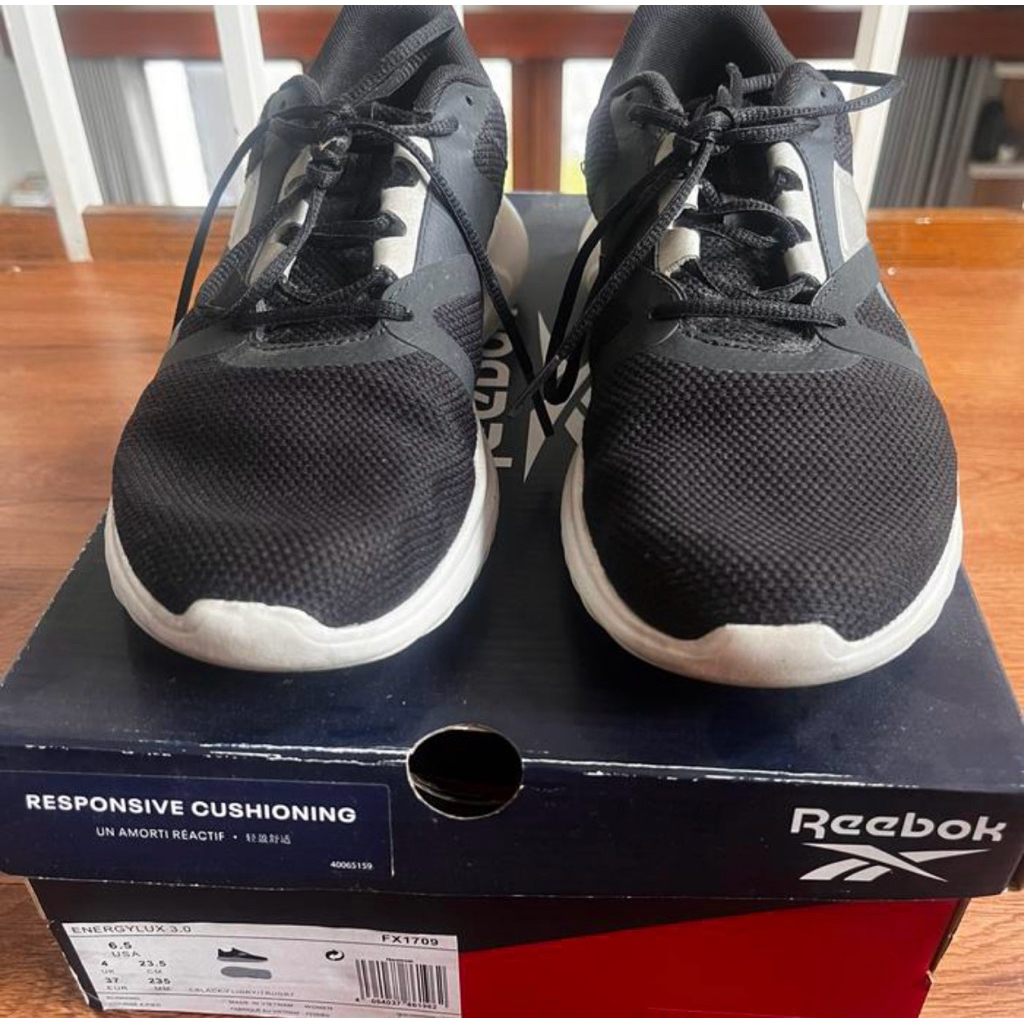 Sepatu Lari / Jogging Reebok Energylux 3.0, size 37