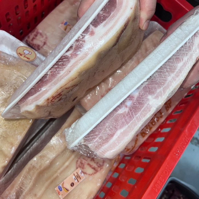 

Samcan Babi IMPORT uk 1kg Super Premium Berlapis 5 Pork Belly Skin on Import