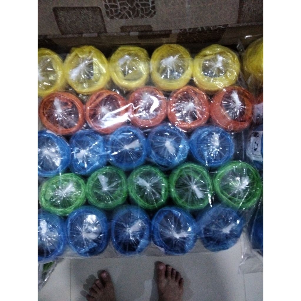 

Tali Rafia Super Bening isi 25pc panjang 12 meteran harga eceran 3000