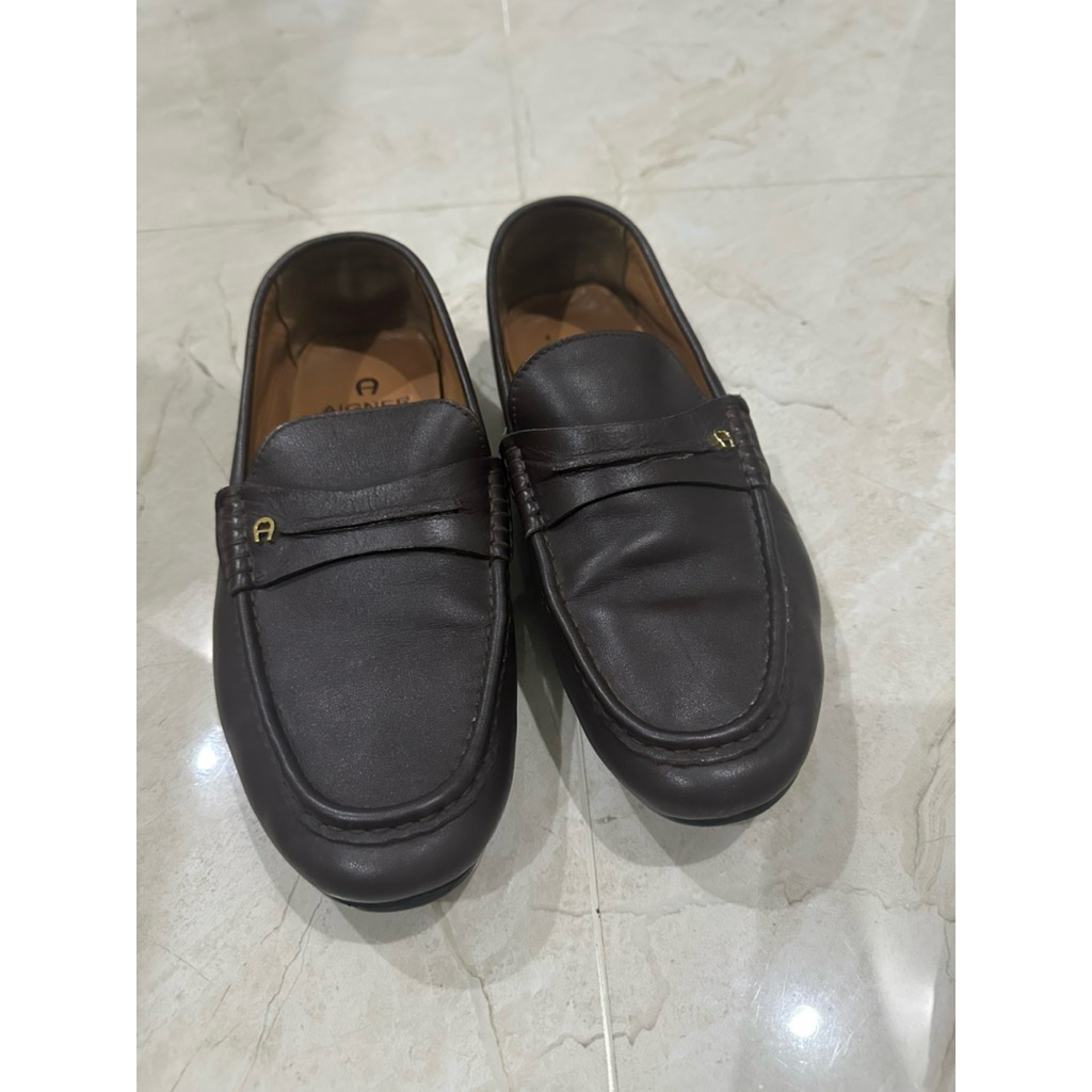 Preloved Sepatu Aigner