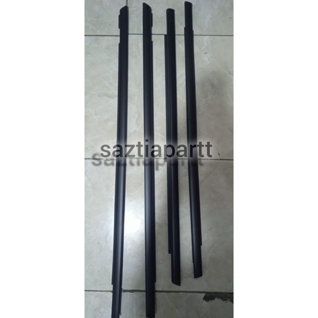 karet pelipit kaca pintu luar Karimun Estilo hitam