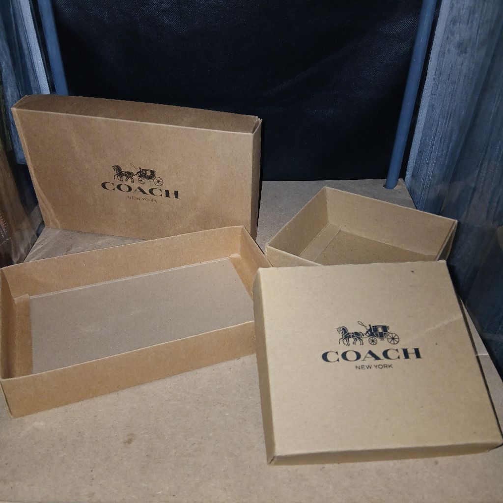 

Buy 1 get 1 Box Co*ach for Small and Medium Wallet