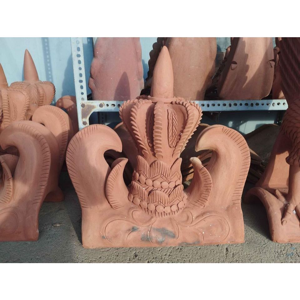 mahkota wuwung buat sambungan tengah kerpus rumah dan joglo