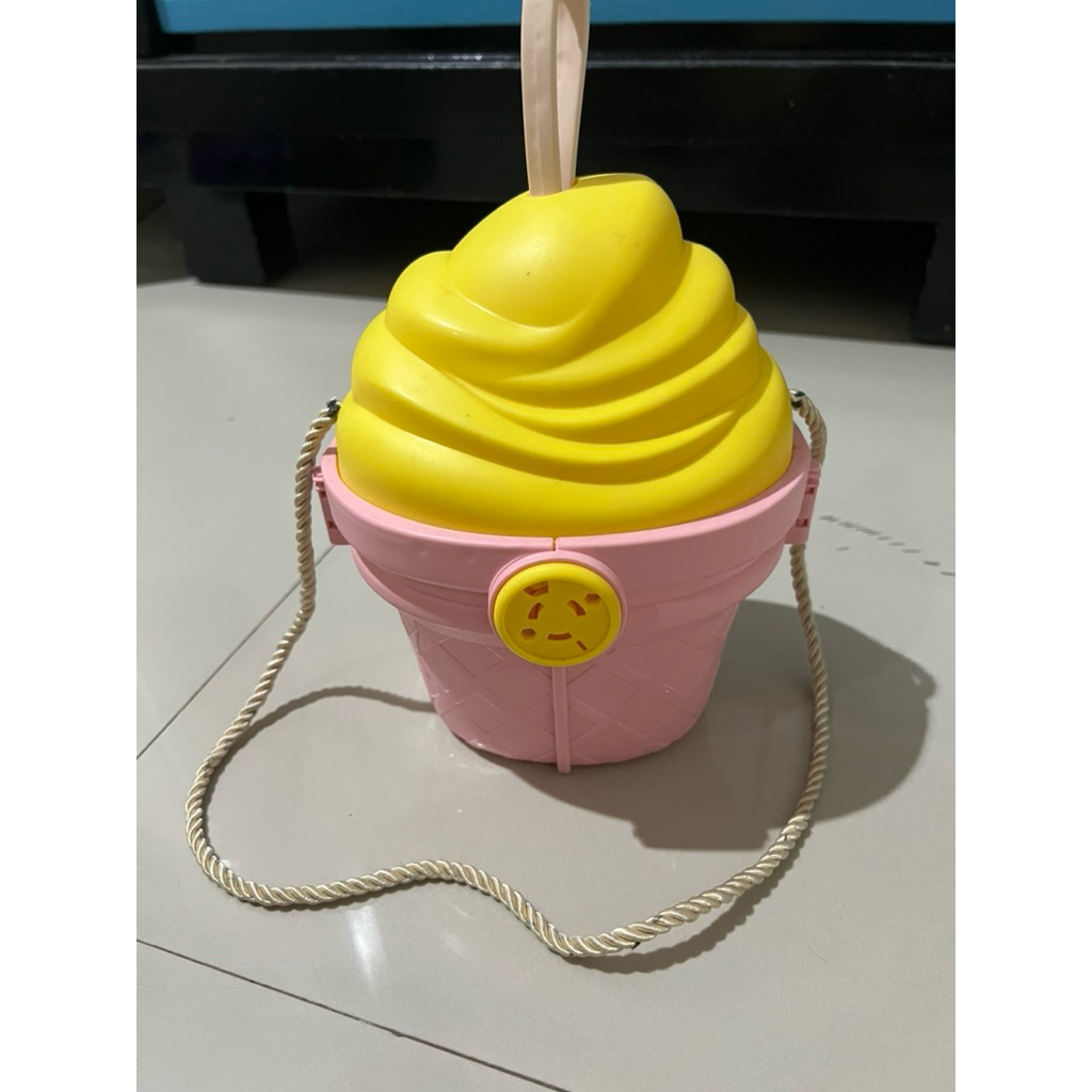 PRELOVED TAS MAINAN ES KRIM