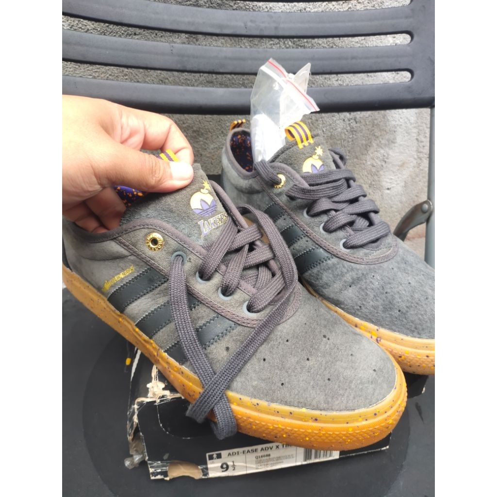sepatu adidas x the hundreds x lakers sz 42 fit 43 rare langka murah