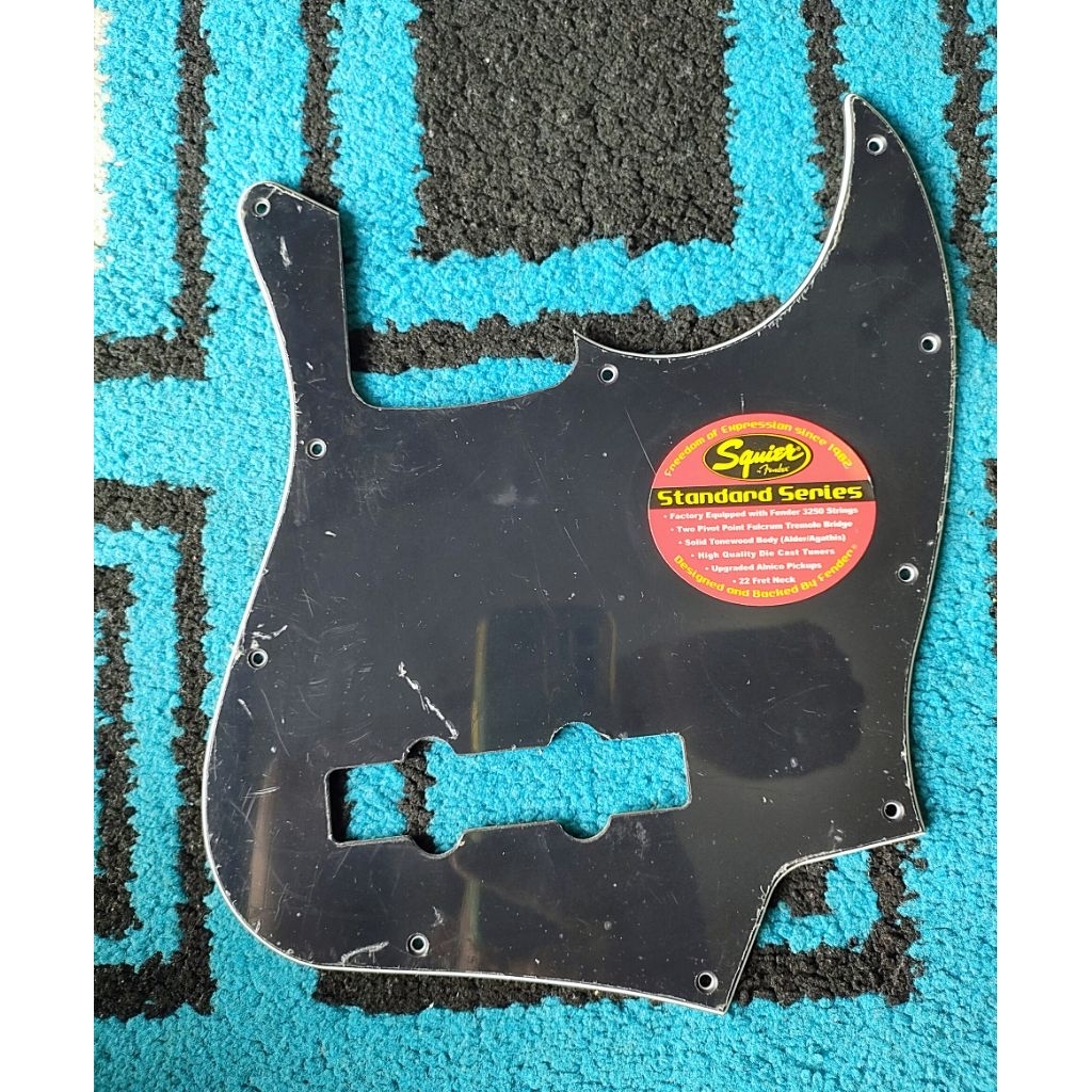 Pickguard Fender Jazz Bass Black hitam Original Squier