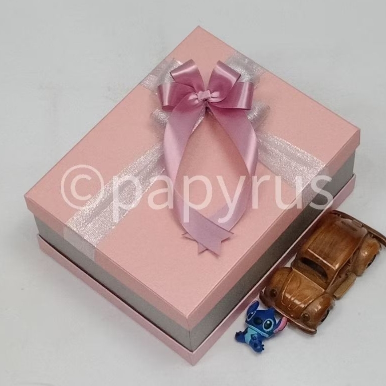 

PAPYRUS Sandwich 20x25 Tinggi 10cm Kotak Kado Gift Box Hadiah V3