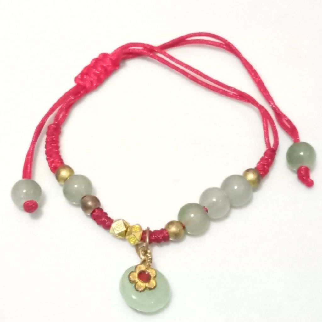 gelang tali merah giok bulat hijau fengshui