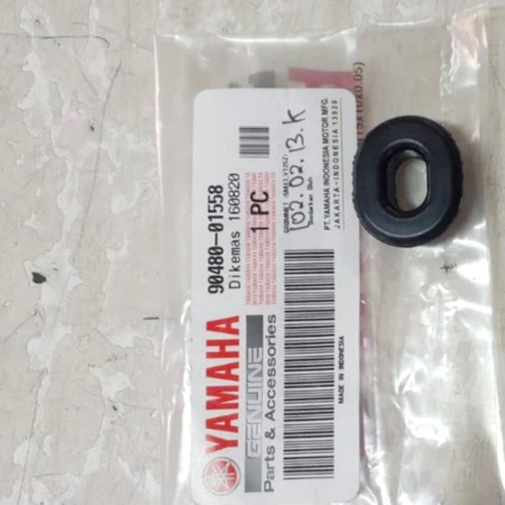 Karet Grommet Body Samping Belakang Yamaha Vixion OLD NVL NVA, R15 90480-01558