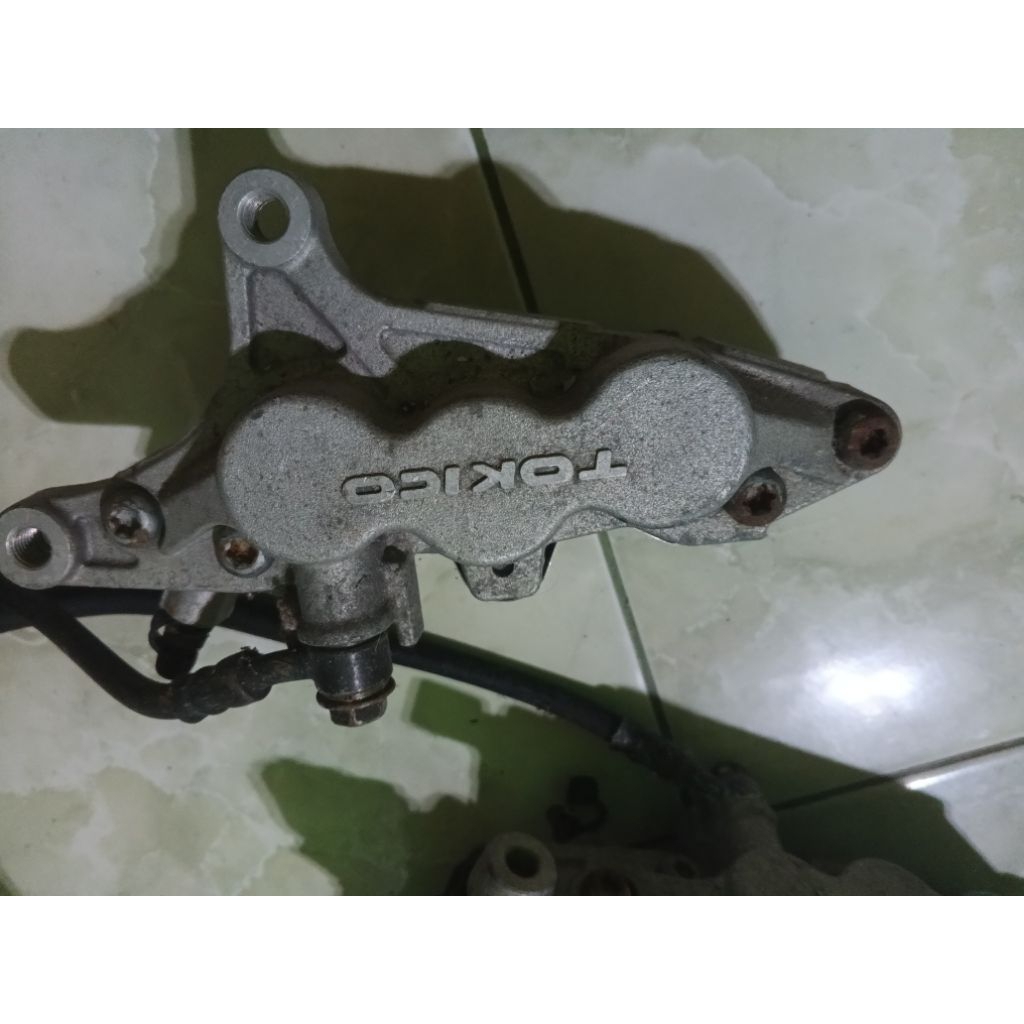 Kaliper tokico 6 piston set kiri kanan