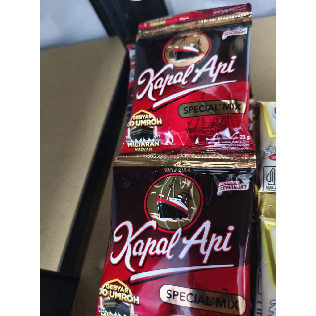

Kopi kapal api plus gula 23gr