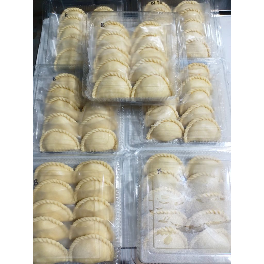 

PASTEL (CURRY PUFF) KENTANG AYAM DAN BENGKUANG ISI 5PCS +SAMBEL