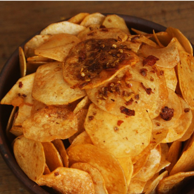 

Aira Keripik Talas Keju Pedas 140 gram