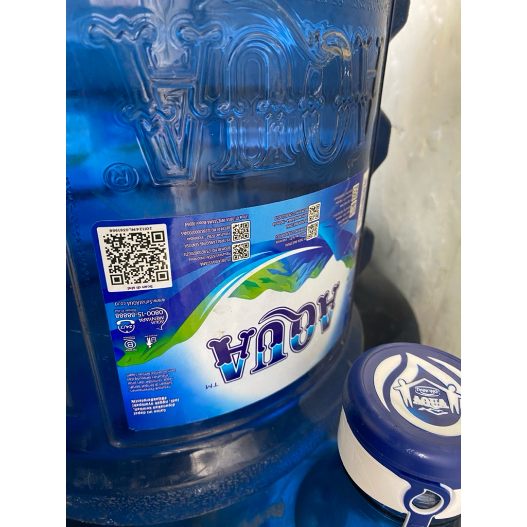 

AQUA Galon 19 Liter – Air Mineral Asli & Segar, Original & Terjamin