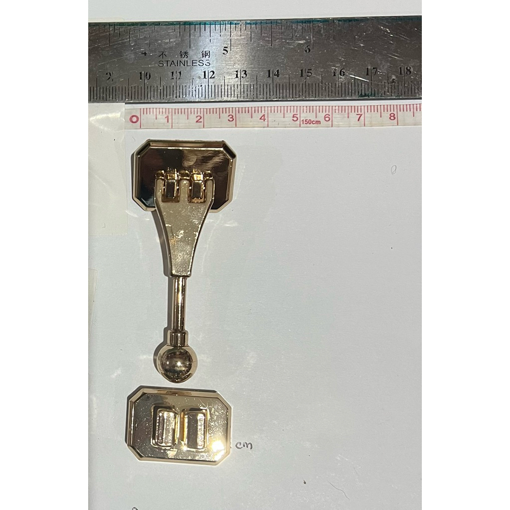 Kuncian tas / bag lock rose gold