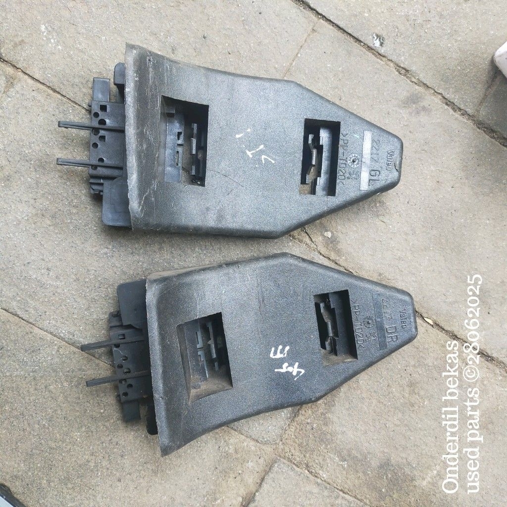 socket lampu stoplamp Peugeot 405 STi