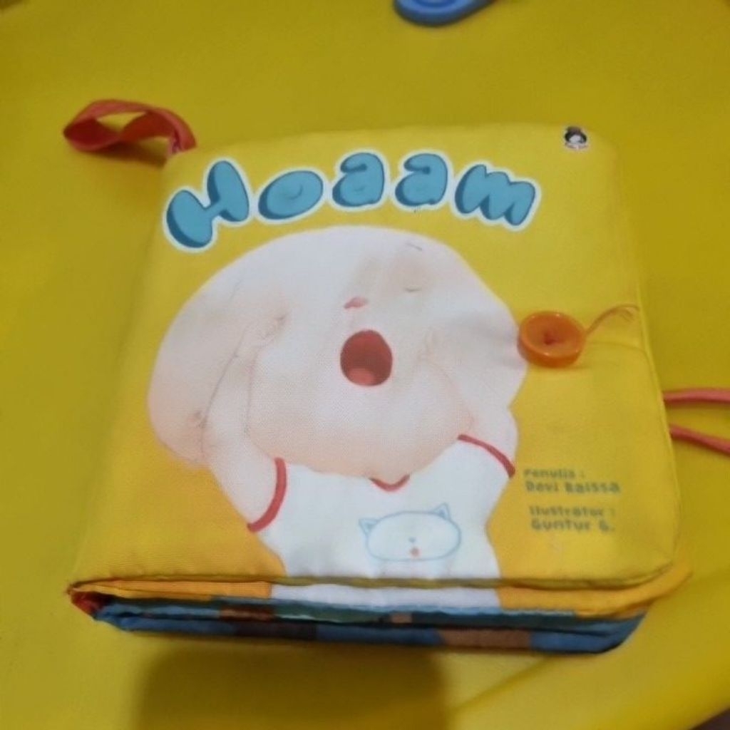 Preloved - Buku edukatif bayi/buku anak Rabbit Hole 0-3 th