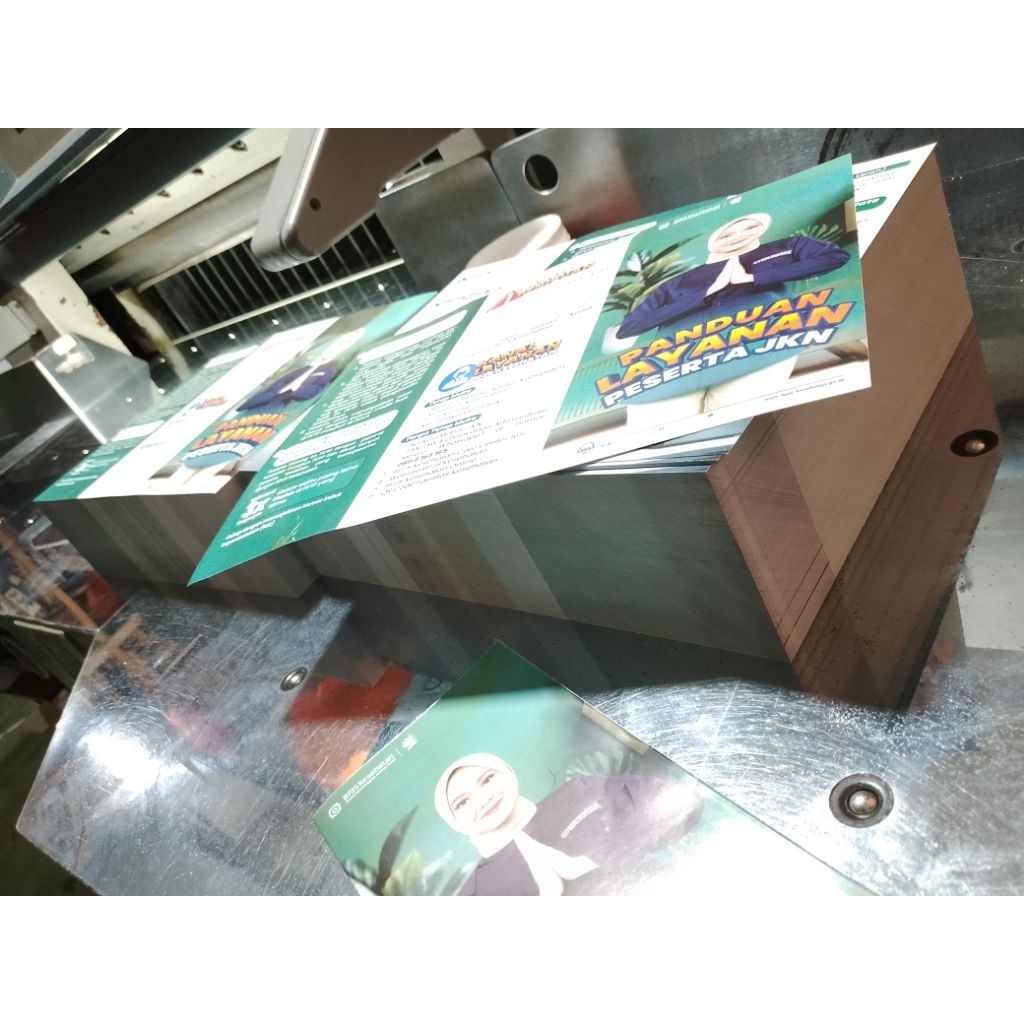

custom Brosur bhn art paper120gsm 150gsm termurah media promosi produk pilkada
