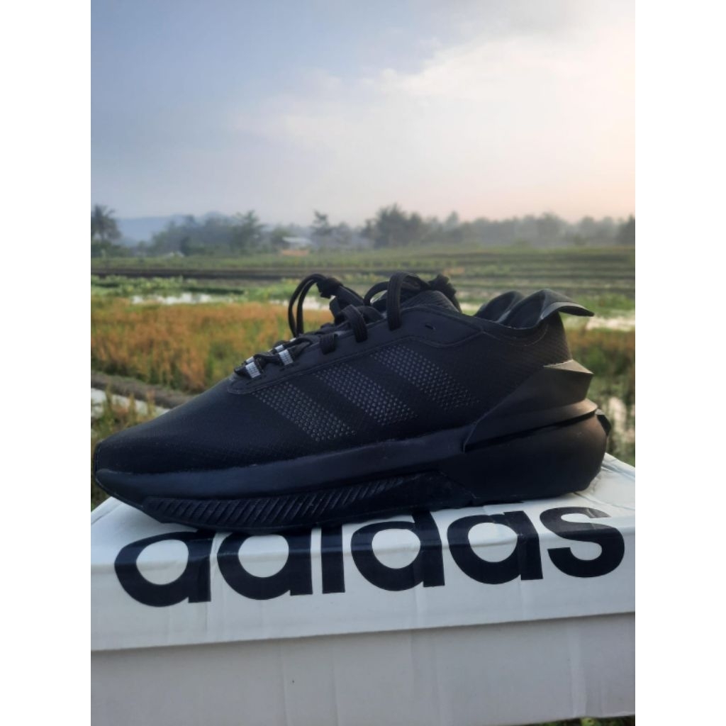 Adidas Avryn J Black