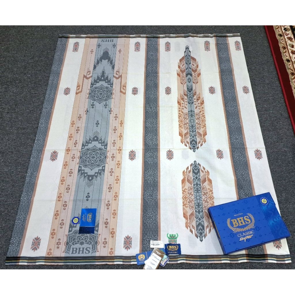 Sarung BHS Classic Jacquard JGC Gold, Warna HITAM & PUTIH Motif terfavorit