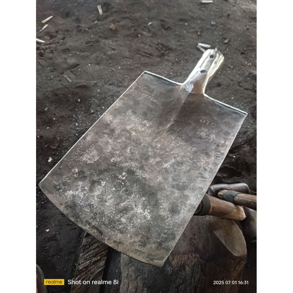 Sekop Lempak baja isen