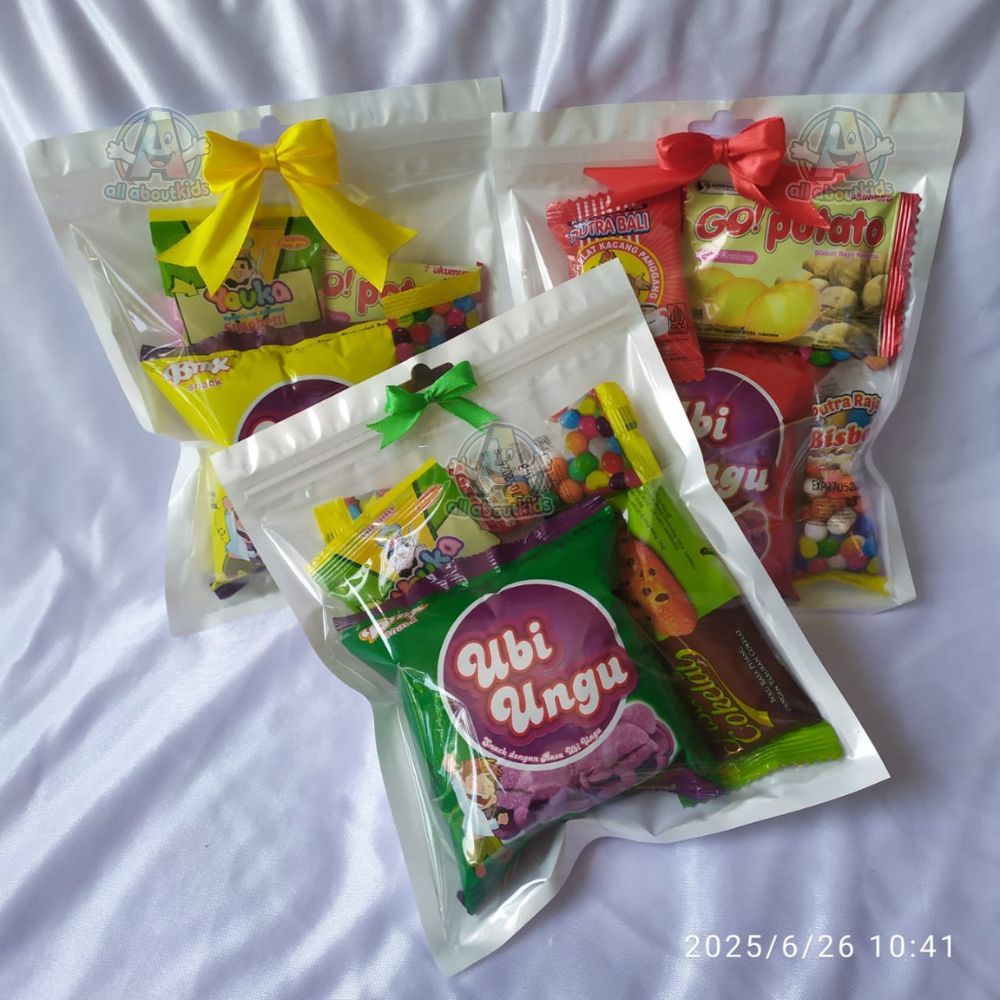 

Parcel Snack Minigift Bingkisan Ulang Tahun hampers snack - ukuran BESAR