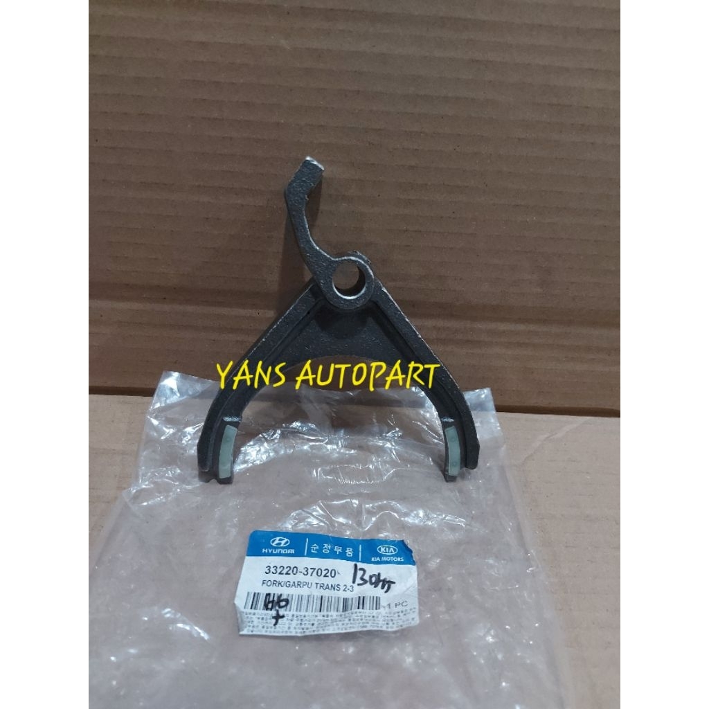 FORK GEAR SHIFT / GARPU CAPIT TRANSMISI GIGI 2 3 HINO DUTRO 33220-37020