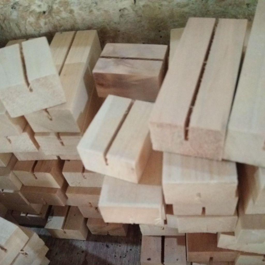 kayu stand menu price tag dudukan harga jati Belanda nomor meja wood