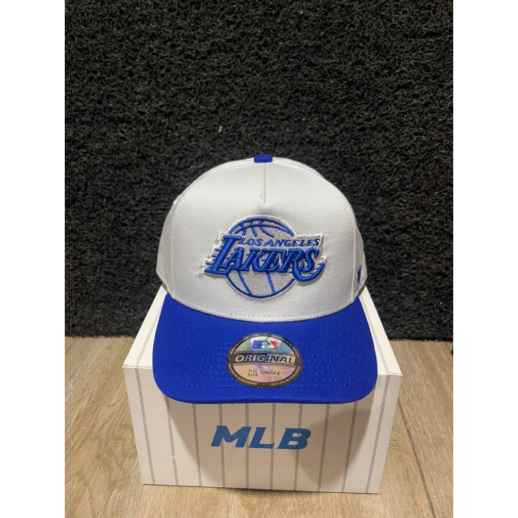 Topi Premium Pria Wanita Lakers Putih Biru Bahan Putih Visor Biru