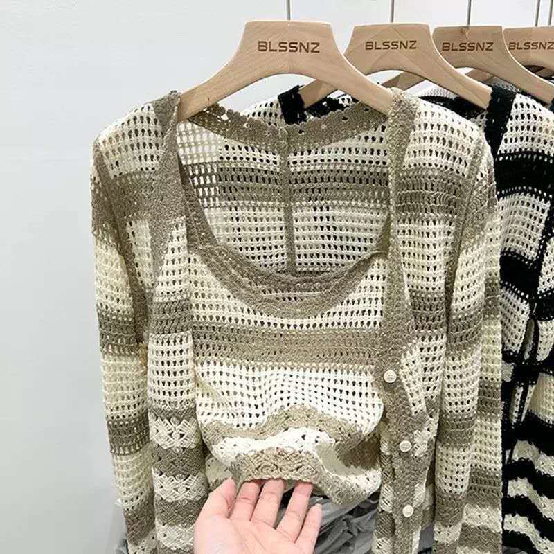 Set Atasan Rajut Wanita 2in1  Cardigan Rajut Lengan Panjang + Tanktop Motif Garis Gaya Korea Bahan C