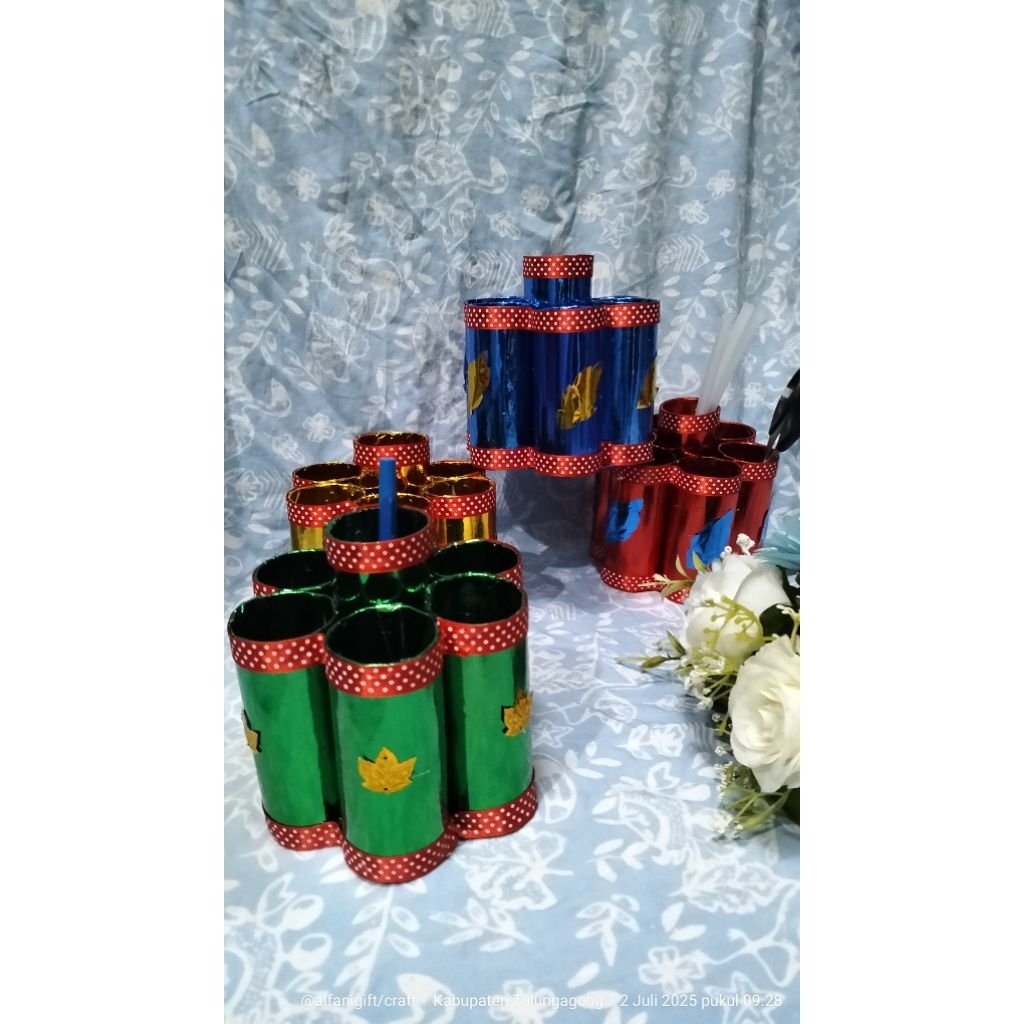 

PRAKARYA TEMPAT PENCIL / KARTON BEKAS SELONGSONG