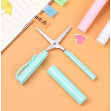 

Gunting Kecil Portabel Bentuk Pulpen Gunting Kertas Anak Lipat Mini Lucu Warna Makaroni Alat Tulis Kreatif Siswa / Gunting Pena Portabel Gunting Pena Pengaman Ringkas Portable Pen Scissors - GUDANESIA