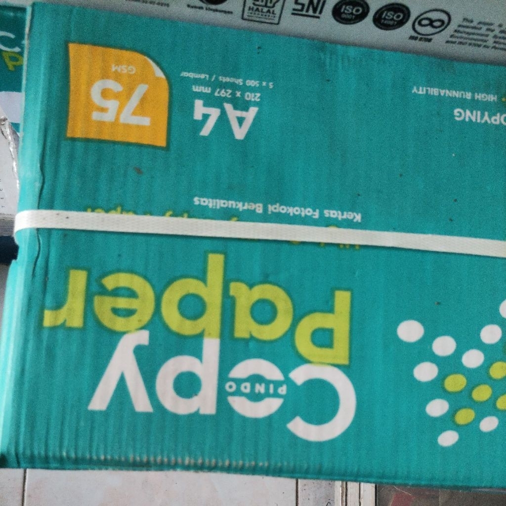 

1 rim a4 copypaper 75g
